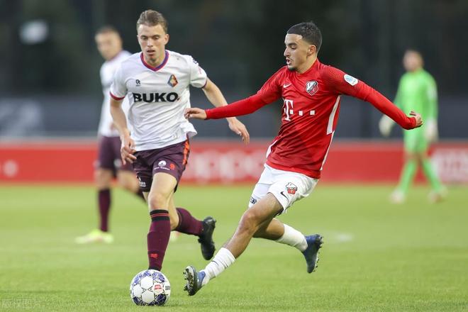 但队友的配 但队友的配