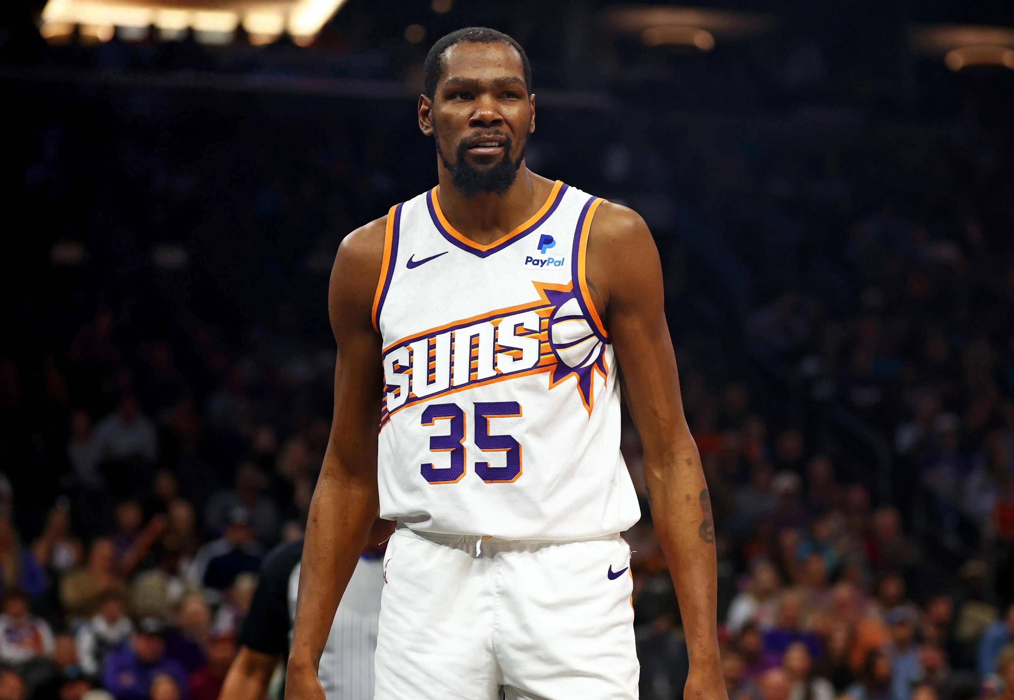 毕竟岁月不 毕竟岁月不